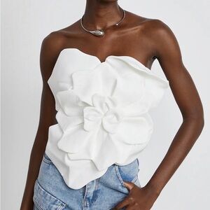 Chic White Floral Strapless Blouse